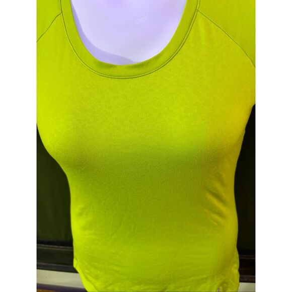 Under Armour cheetah top size small - Picture 2 of 12